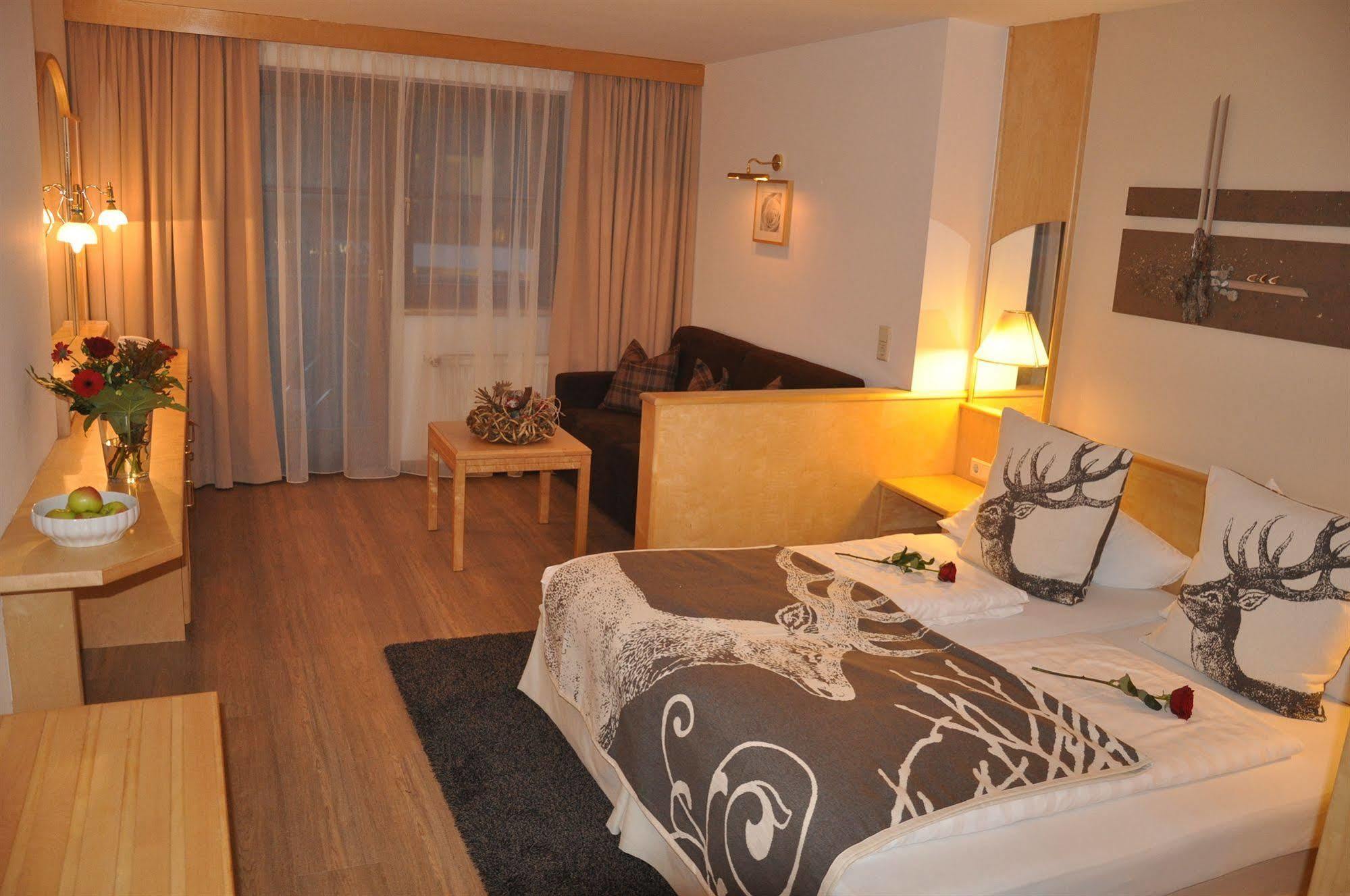 Hotel Central Seefeld in Tirol Luaran gambar