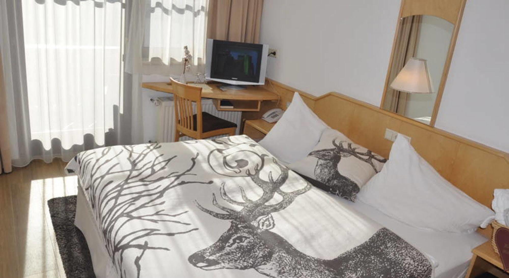 Hotel Central Seefeld in Tirol Luaran gambar