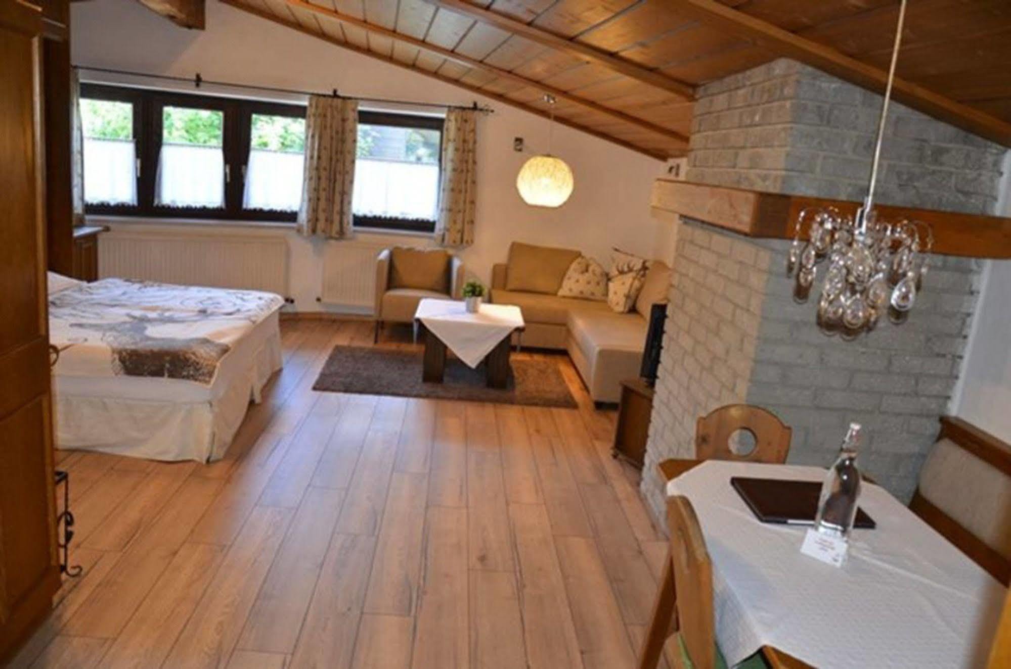 Hotel Central Seefeld in Tirol Luaran gambar